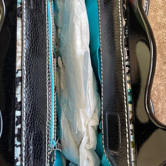 Beautiful Isabella Fiore Clutch - Picture 5 of 5